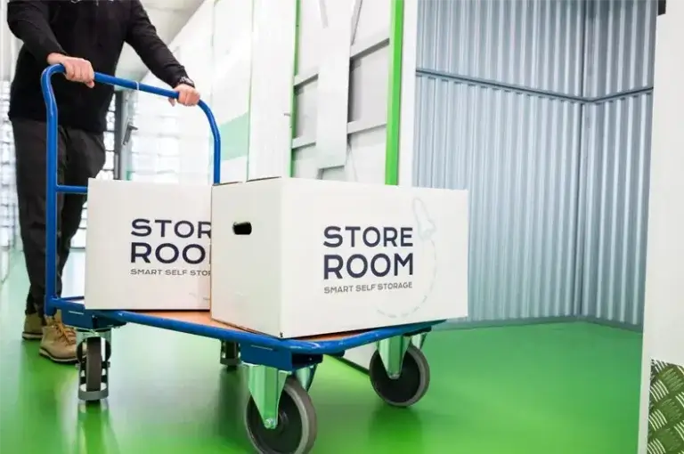 Einlagern von Kartons oder Möbeln in einem Selfstorage Lager