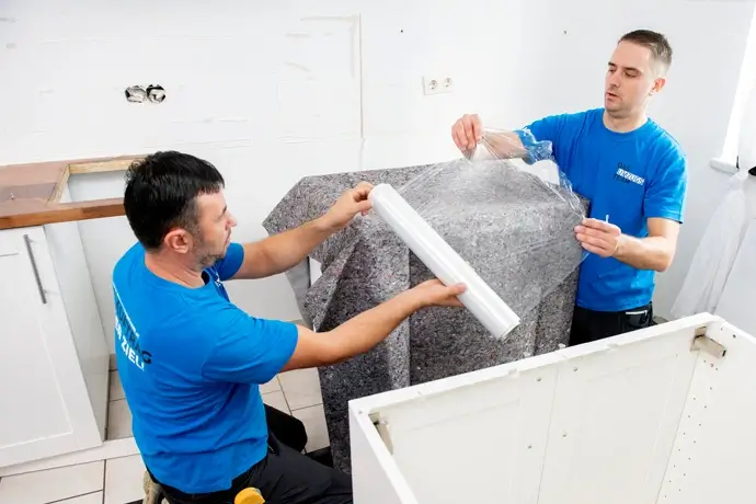 Umzug-Burgenland-Kueche-verpacken